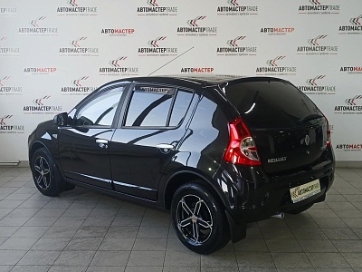 Renault Sandero 2010