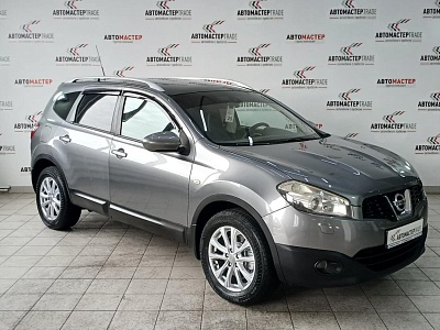Nissan Qashqai+2 2010