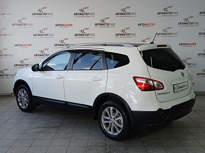 Nissan Qashqai+2 2010