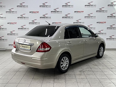 Nissan Tiida 2011