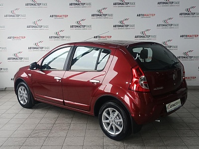 Renault Sandero 2011