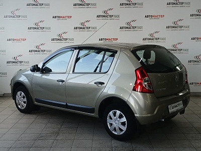 Renault Sandero 2011