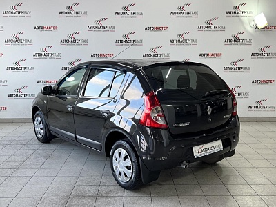 Renault Sandero 2010