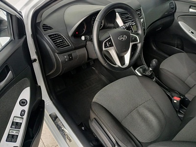 Hyundai Solaris 2012