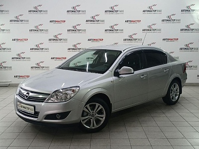 Opel Astra 2012