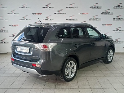 Mitsubishi Outlander 2014